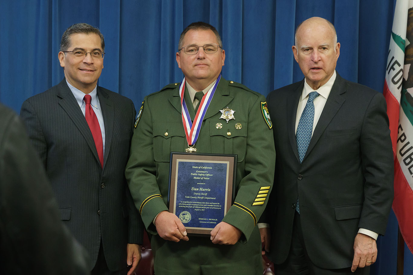 Five Law Enforcement Officers Receive Governor's Medal of Valor Awards ...